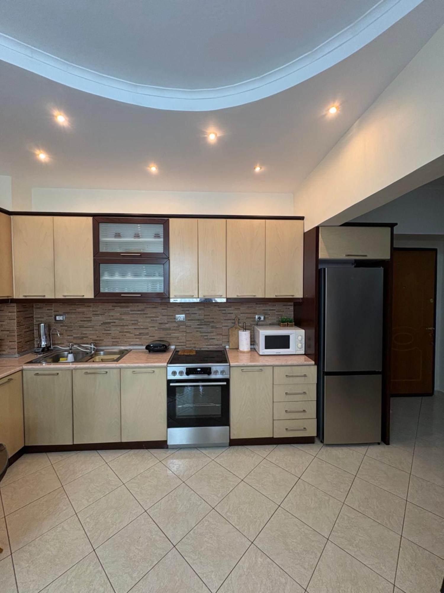 Sofia'S Modern Apartment Gjirokastër Buitenkant foto